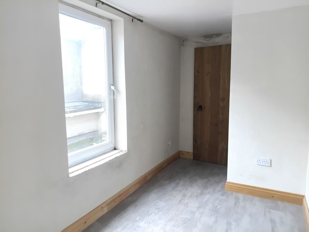 Clyndu Street, Morriston, Swansea, West Glamorgan, SA6 7BB