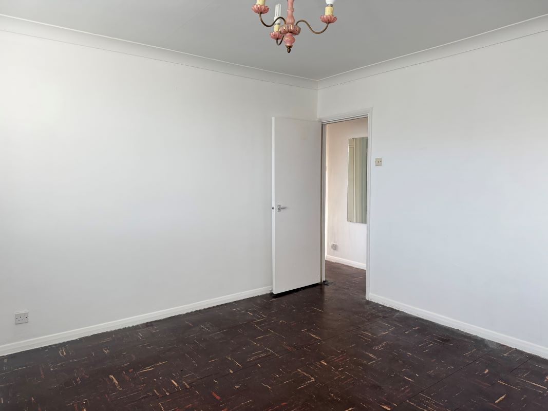 Furze Crescent, Morriston, Swansea, West Glamorgan, SA6 6BP