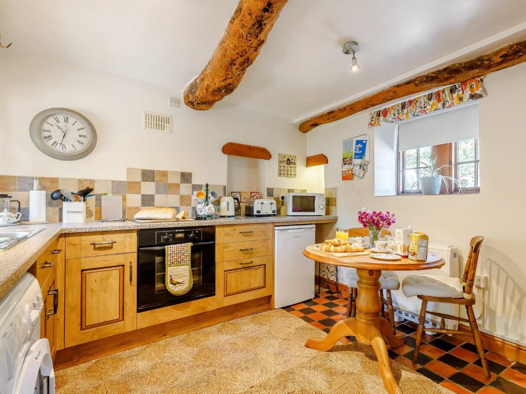 Church Gates Cottage, Parwich, Ashbourne, Derbyshire, DE6 1QL