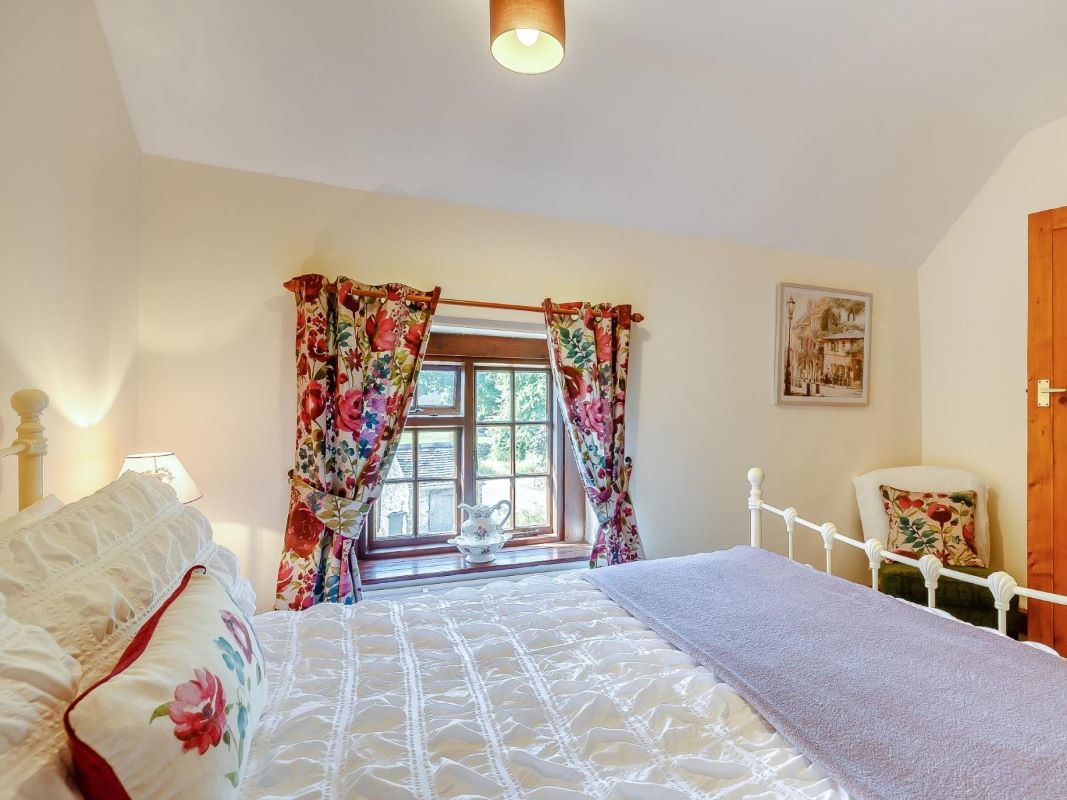 Church Gates Cottage, Parwich, Ashbourne, Derbyshire, DE6 1QL