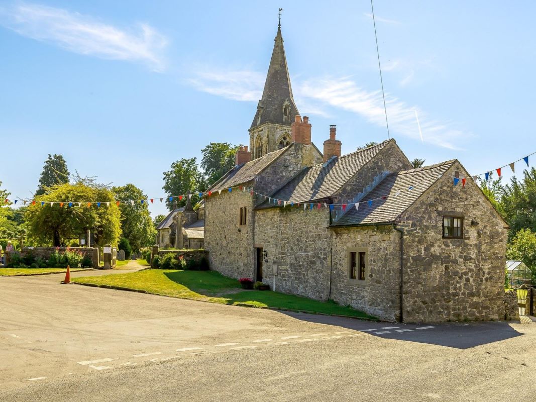 Church Gates Cottage, Parwich, Ashbourne, Derbyshire, DE6 1QL