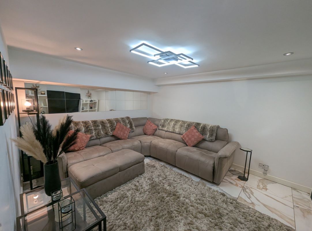 Middleton Road, Chadderton, Oldham, Lancashire, OL9 9SN