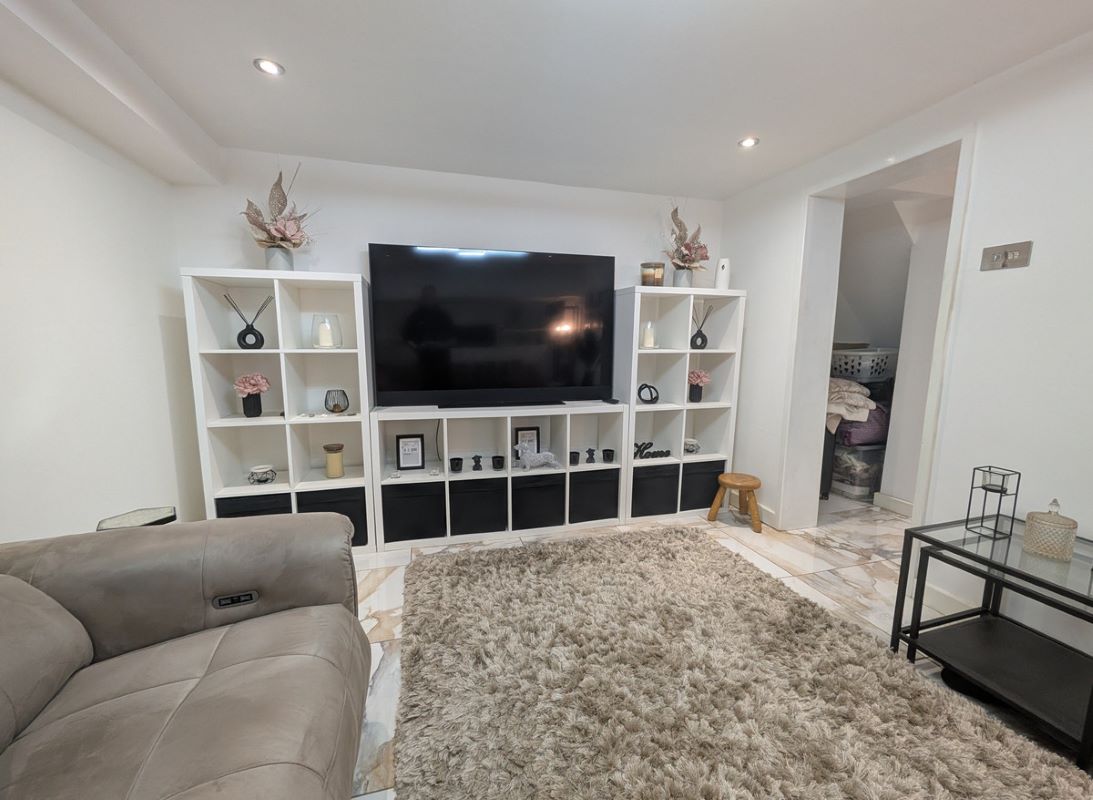 Middleton Road, Chadderton, Oldham, Lancashire, OL9 9SN