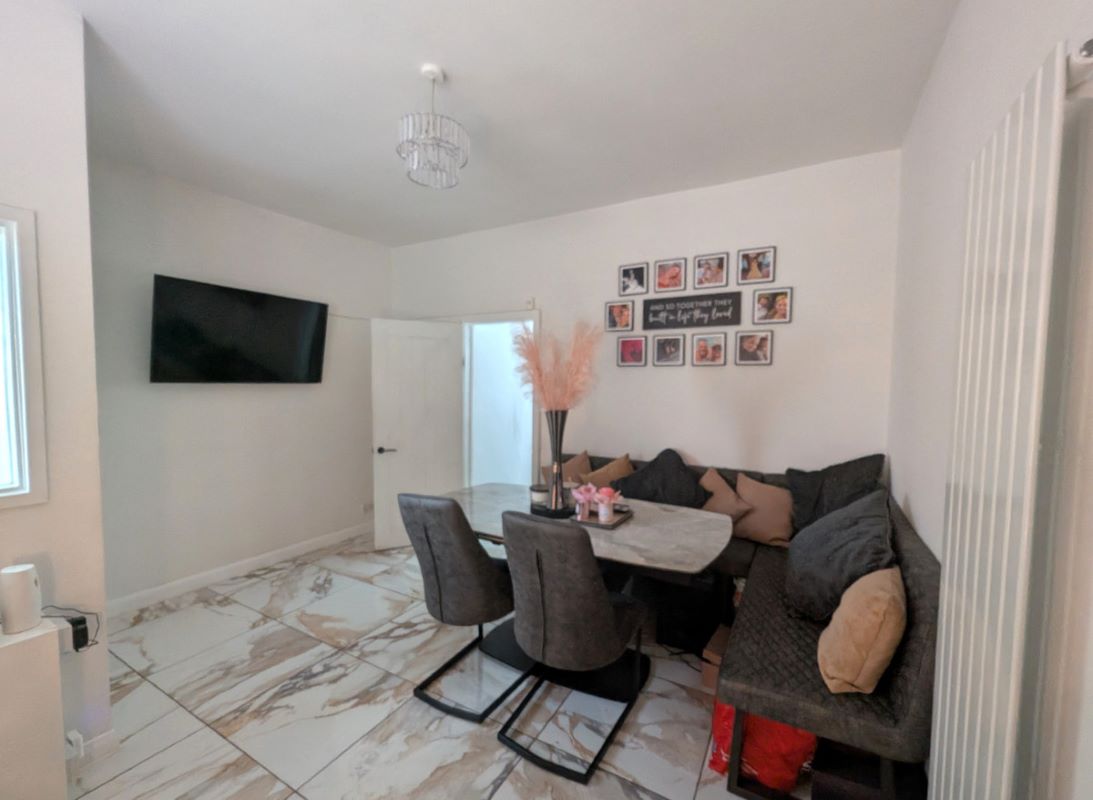 Middleton Road, Chadderton, Oldham, Lancashire, OL9 9SN