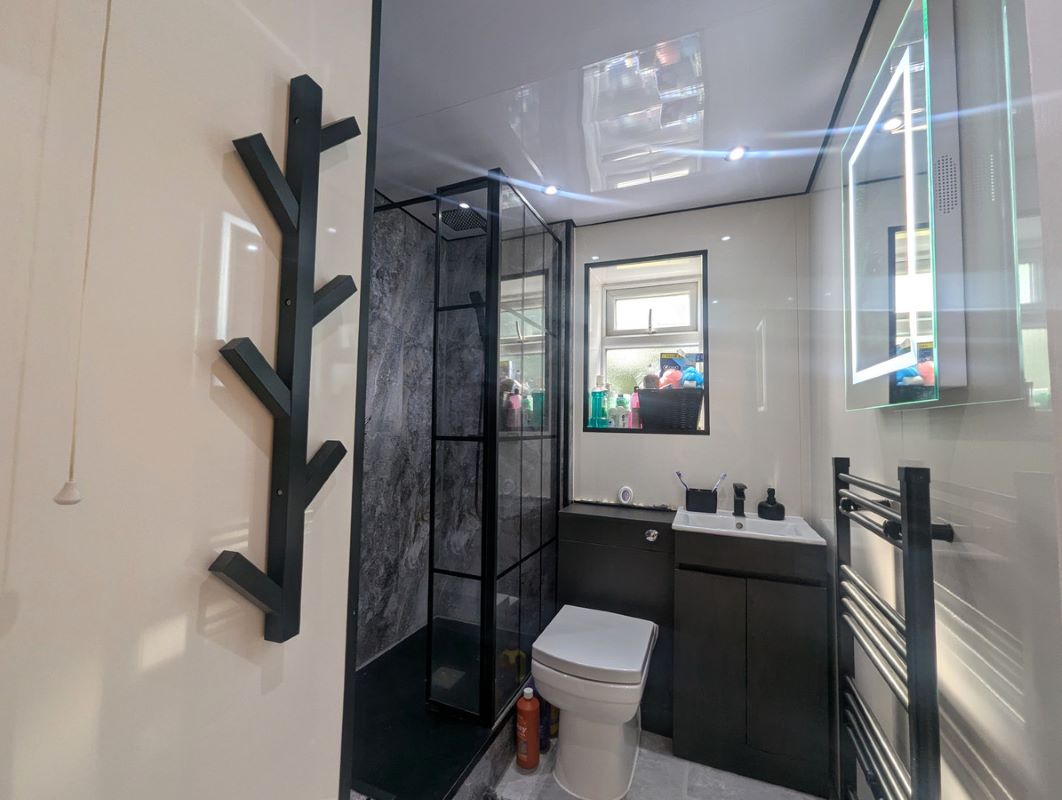 Middleton Road, Chadderton, Oldham, Lancashire, OL9 9SN