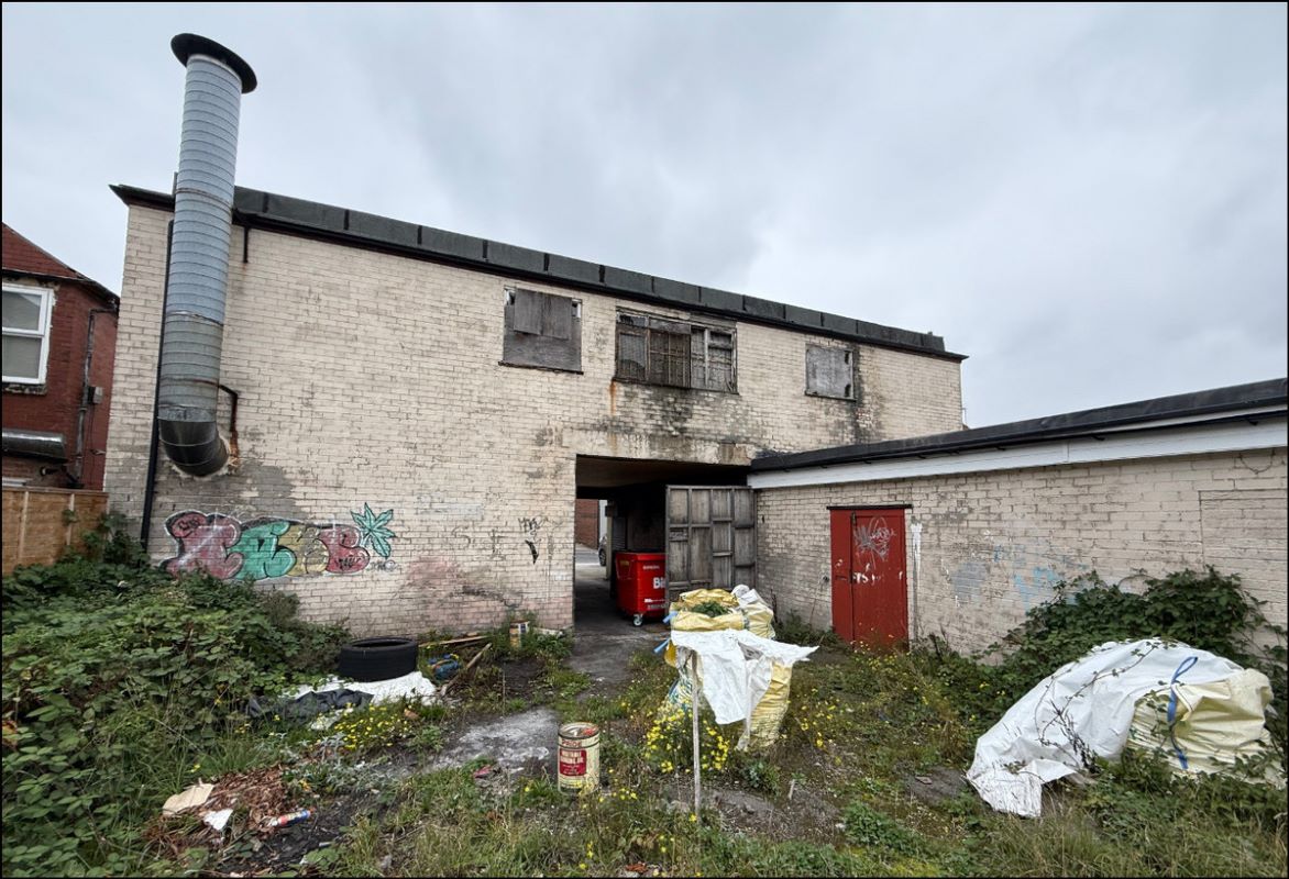 White Apron Street, South Kirkby, Pontefract, West Yorkshire, WF9 3LH