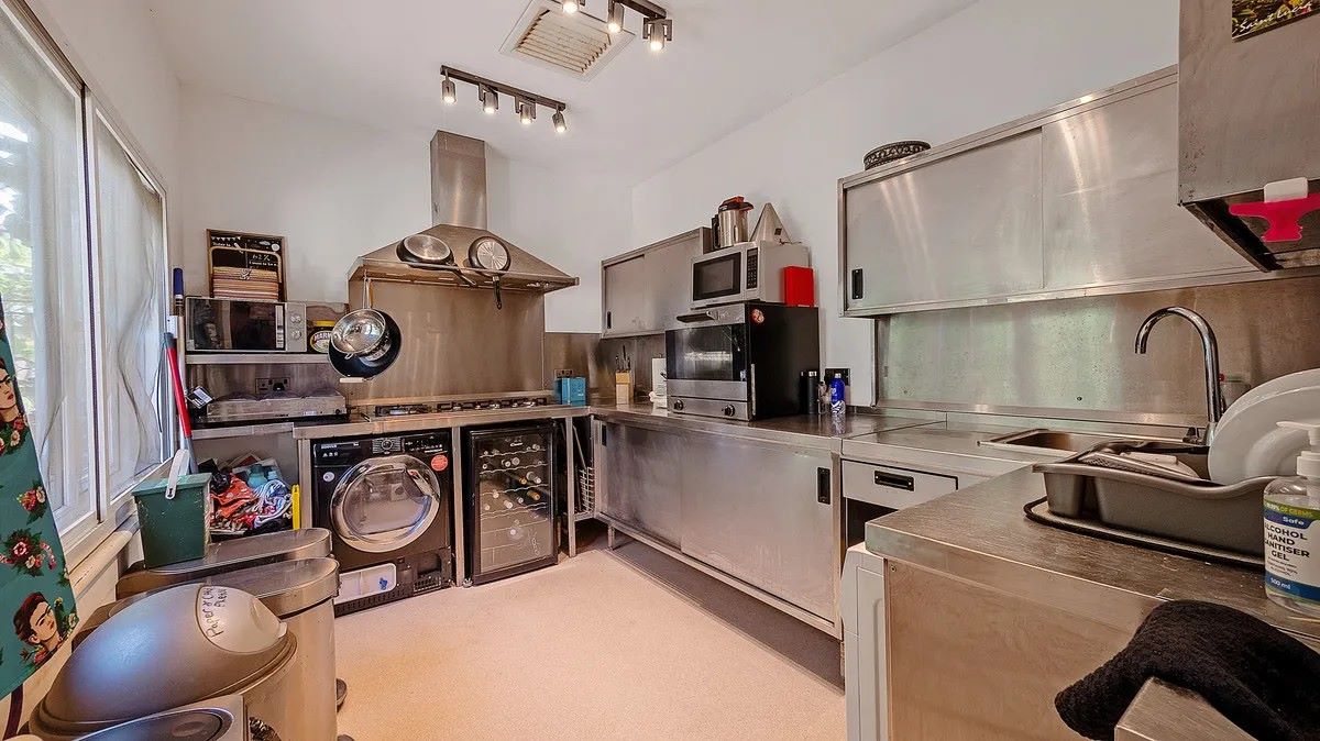 Parker Close, Carshalton, Surrey, SM5 3HF