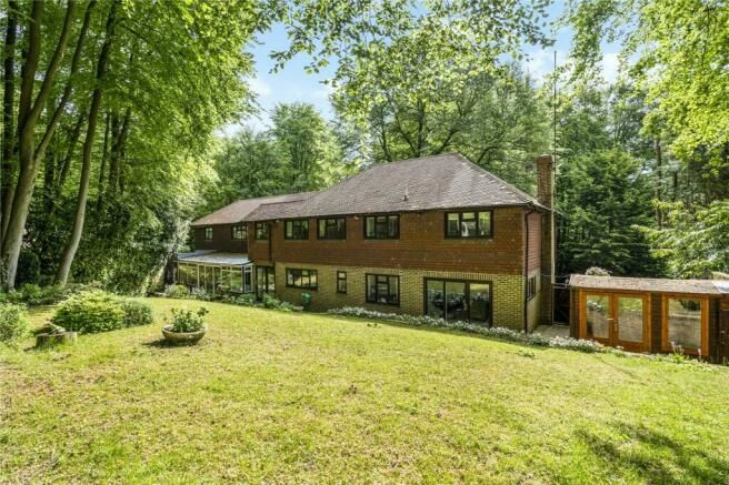 33 Magnolia Dene, Hazlemere, Buckinghamshire, HP15 7QE