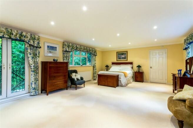 33 Magnolia Dene, Hazlemere, Buckinghamshire, HP15 7QE