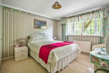 33 Magnolia Dene, Hazlemere, Buckinghamshire, HP15 7QE