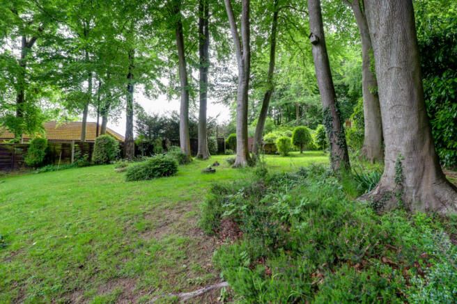 33 Magnolia Dene, Hazlemere, Buckinghamshire, HP15 7QE