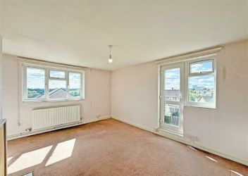 Flat 128, Chace Avenue, Potters Bar, Hertfordshire, EN6 5NP