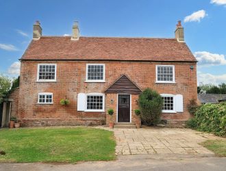 The Crown, 1 The Green, Great Horwood, Milton Keynes, Buckinghamshire, MK17 0RH