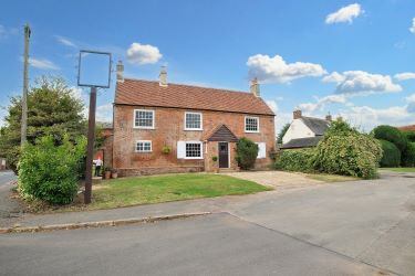 The Crown, 1 The Green, Great Horwood, Milton Keynes, Buckinghamshire, MK17 0RH