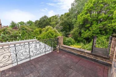 12 Park Avenue, London, N22 7EX