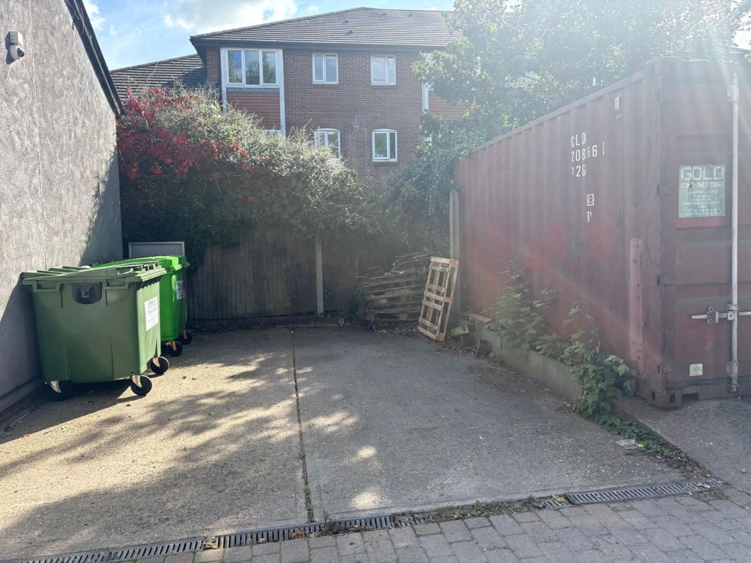 Units 1 - 7 Hortons Way, Westerham, Kent, TN16 1BT