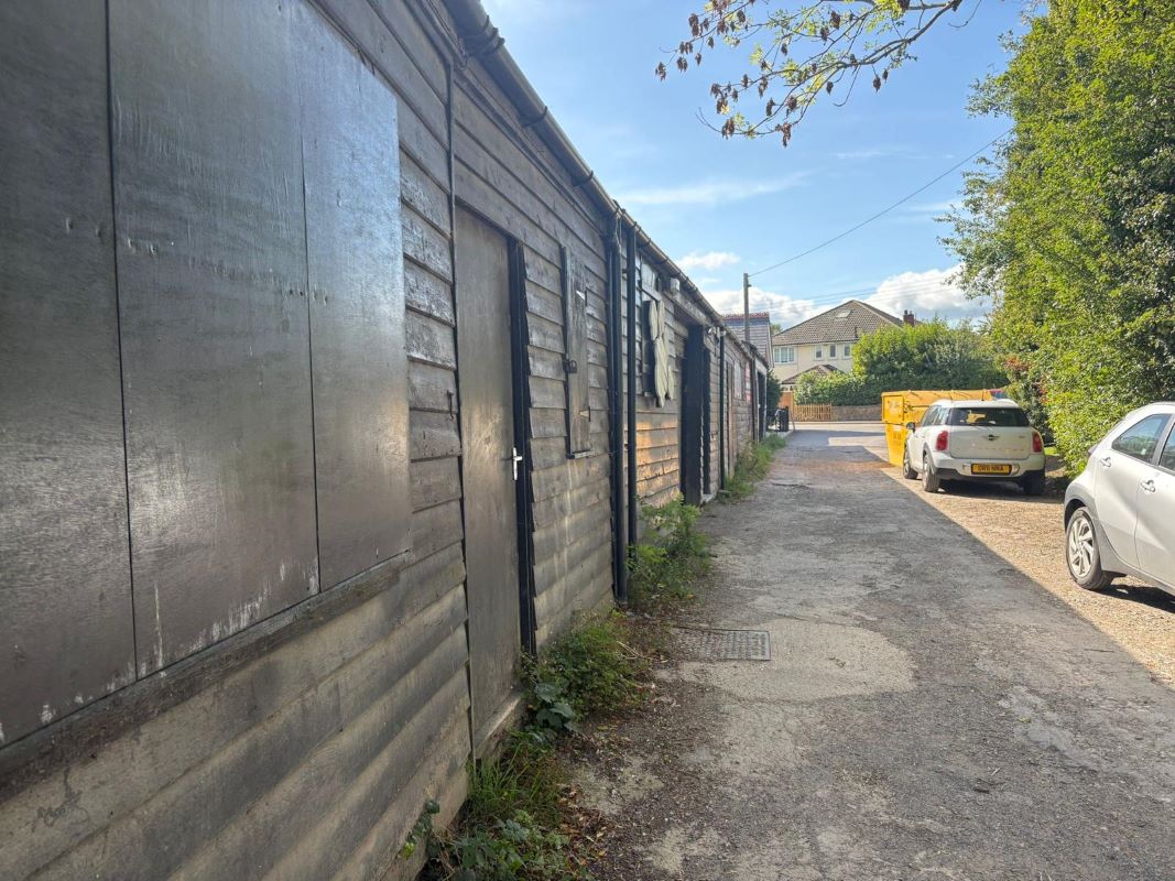 Units 1 - 7 Hortons Way, Westerham, Kent, TN16 1BT