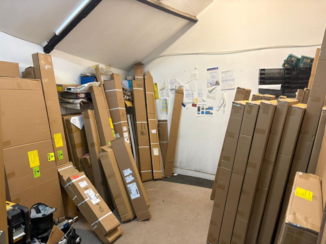 Units 1 - 7 Hortons Way, Westerham, Kent, TN16 1BT