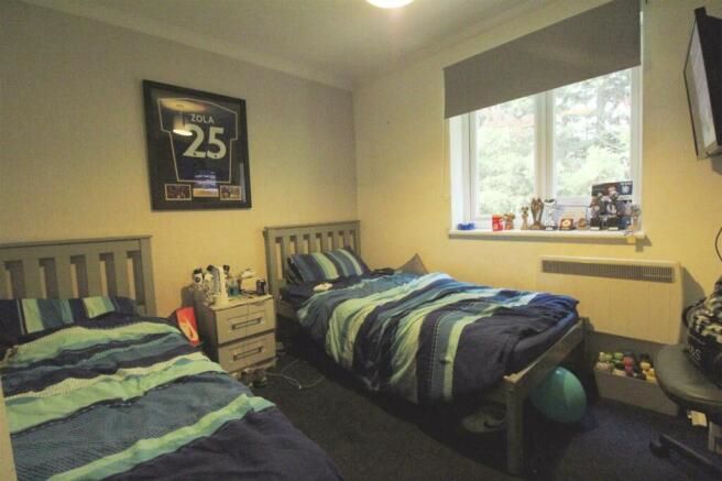 271 Maplin Park, Slough, Berkshire, SL3 8YE