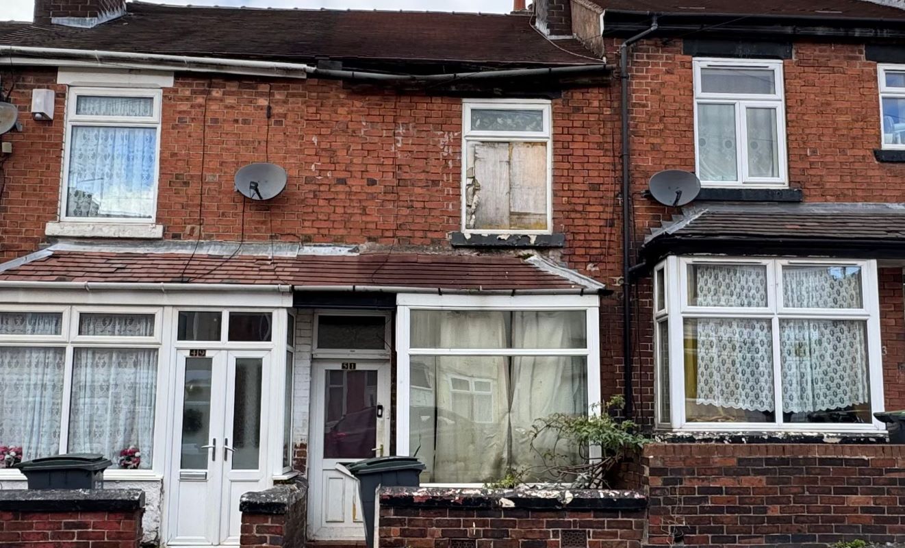 2 Bed Mid Terrace Property