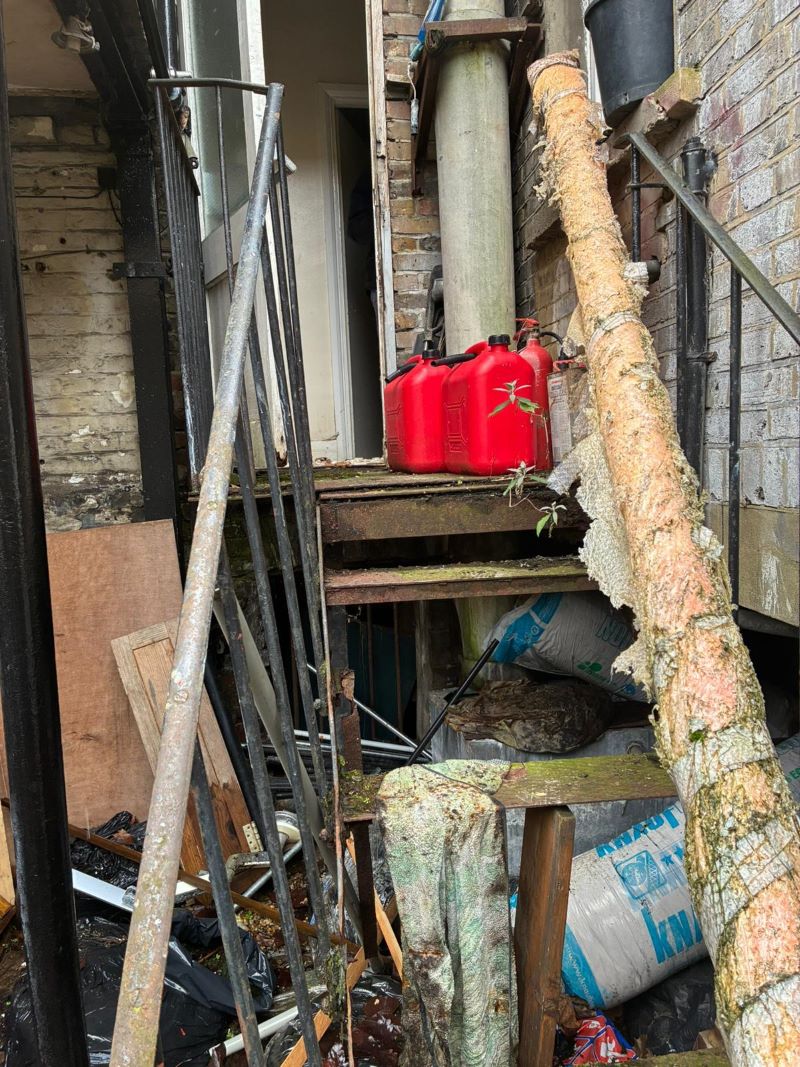 18 Clapham Road, London, SW9 0JG