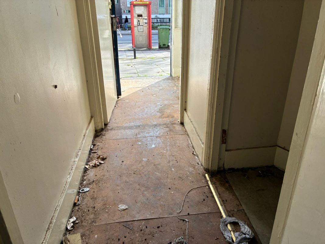 18 Clapham Road, London, SW9 0JG