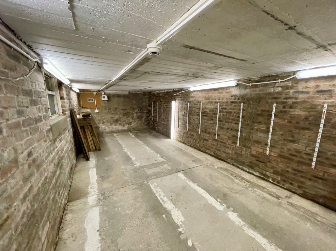 2 Spilman Street, Carmarthen, Carmarthenshire, SA31 1LE