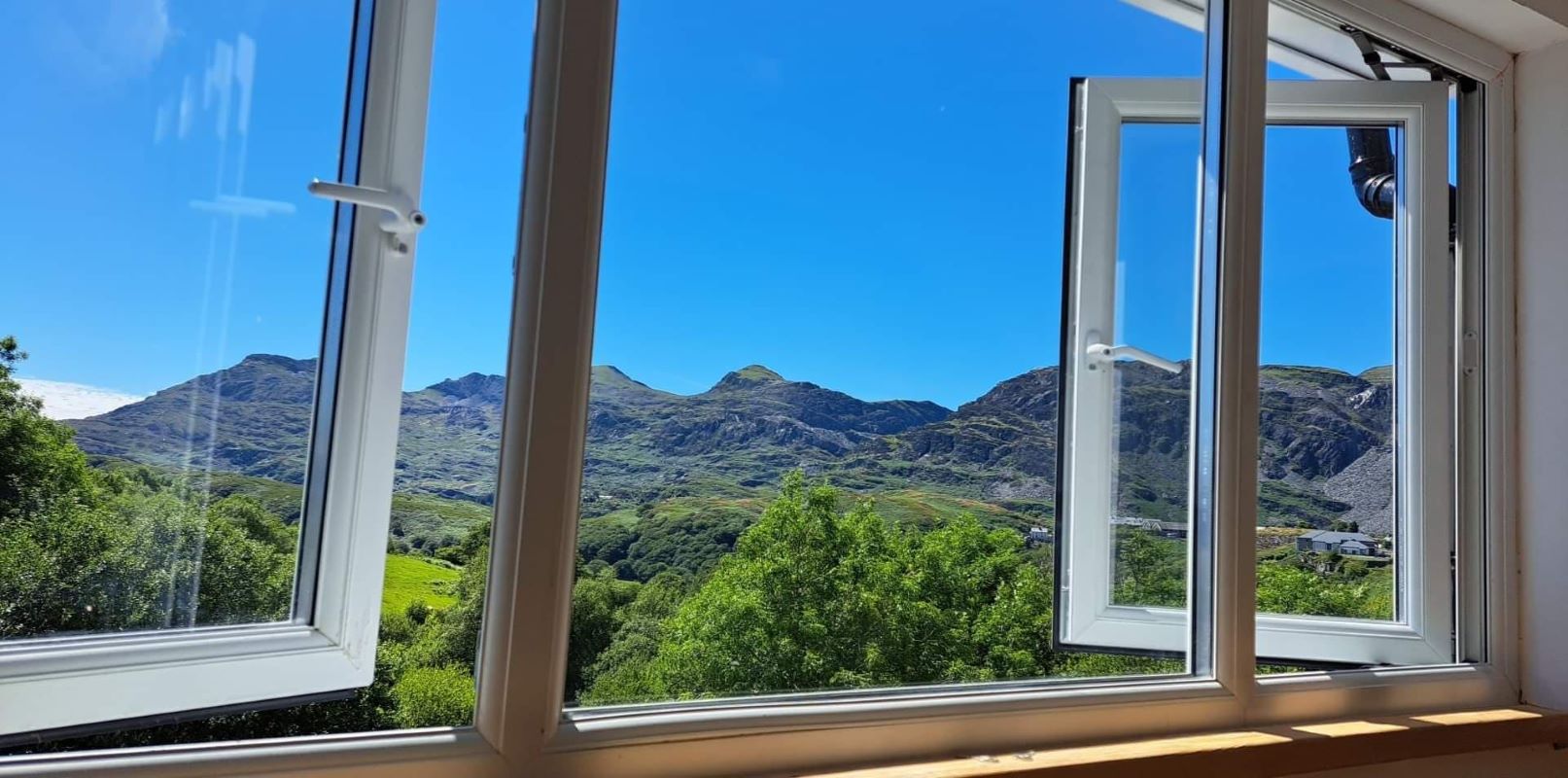 Y Manod, High Street, Blaenau Ffestiniog, Gwynedd, LL41 4DB