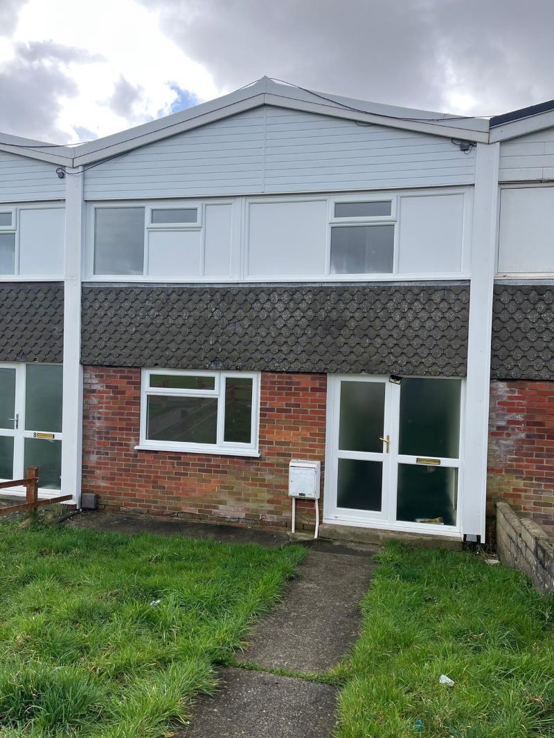 Three-Bedroom Mid-Terrace Property