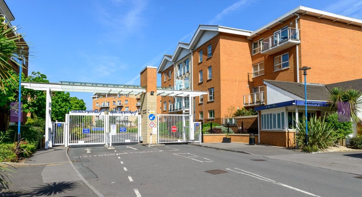 Modern Ground Floor Apartment in Century Wharf