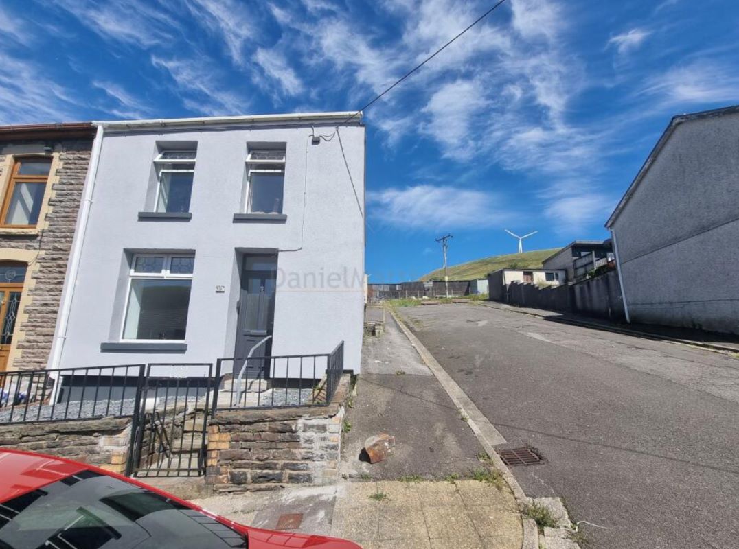 Recently Refurbished End Terrace Three Bedroom Property