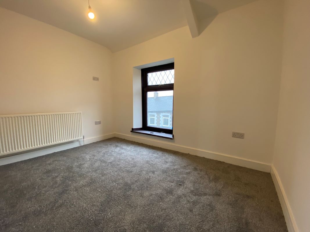 195 High Street, Porth, Rhondda Cynon Taf, CF39 9AW