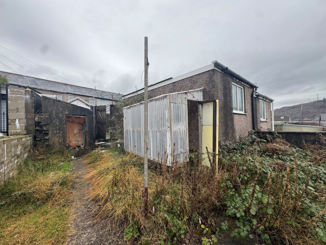 195 High Street, Porth, Rhondda Cynon Taf, CF39 9AW