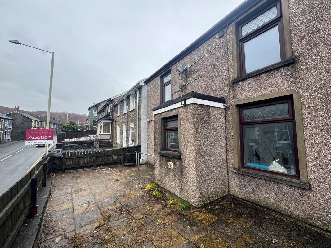 195 High Street, Porth, Rhondda Cynon Taf, CF39 9AW