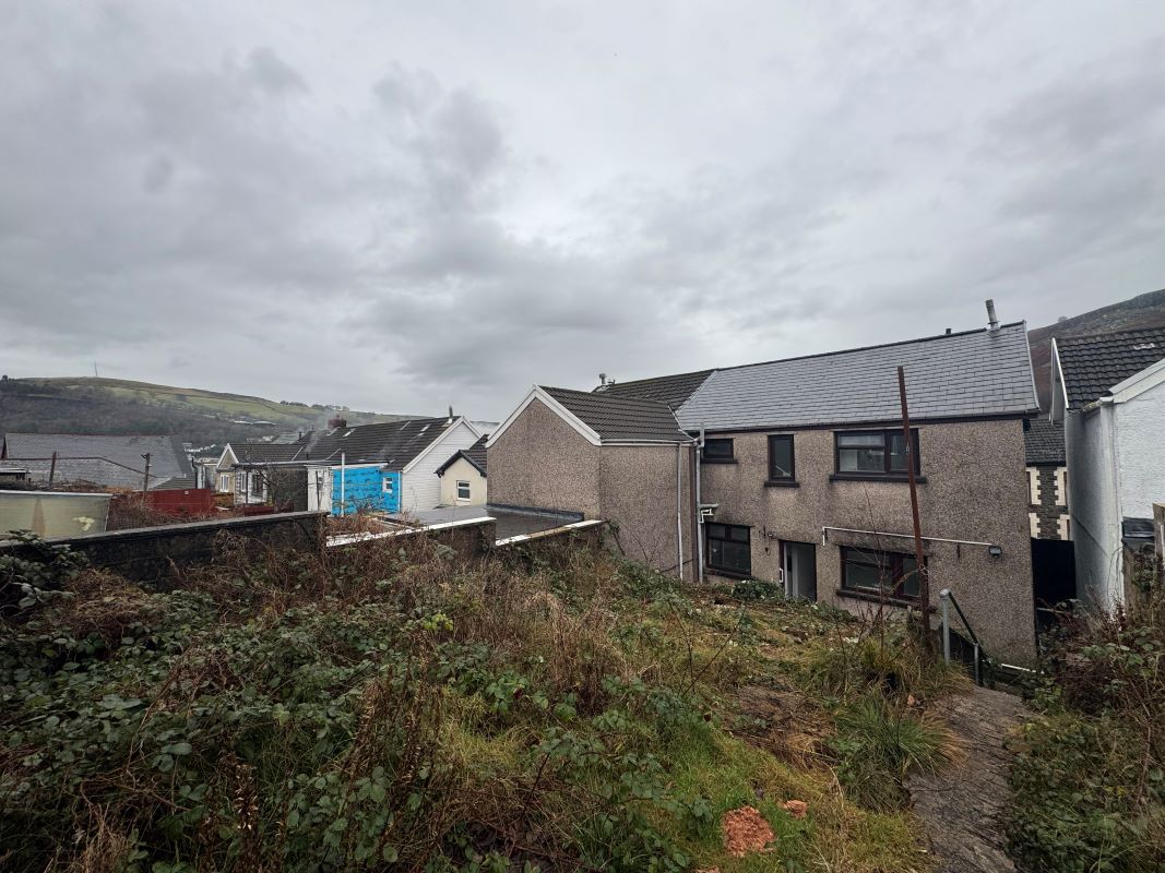 195 High Street, Porth, Rhondda Cynon Taf, CF39 9AW