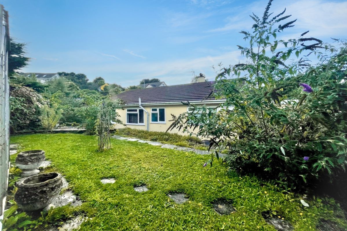 17 Merritts Hill, Illogan, Redruth, Cornwall, TR16 4HD