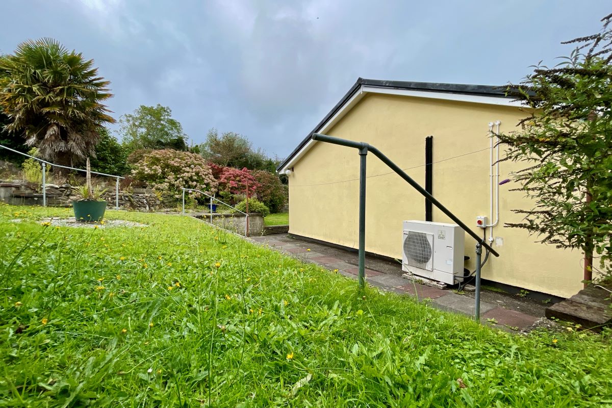 17 Merritts Hill, Illogan, Redruth, Cornwall, TR16 4HD