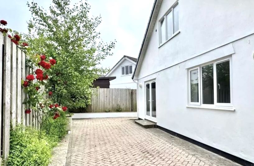 12 Palm Drive, St. Merryn, Padstow, Cornwall, PL28 8FG