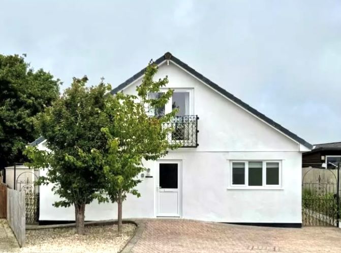 12 Palm Drive, St. Merryn, Padstow, Cornwall, PL28 8FG