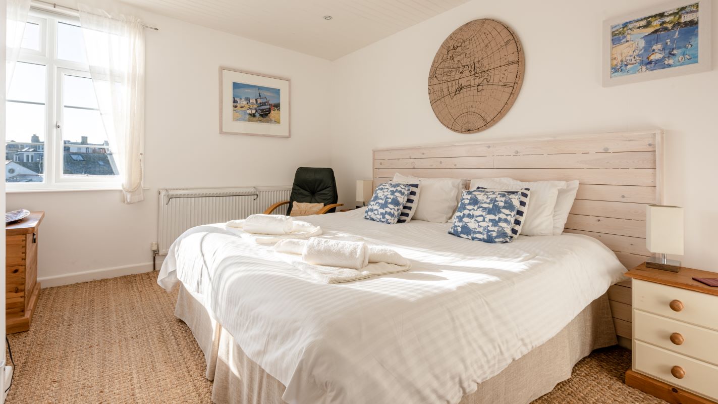 Flat 6 Sunnyside, Back Road East, St. Ives, Cornwall, TR26 1PE