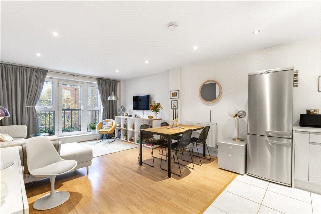 Flat 27 154 Goswell Road, LONDON, EC1V 7DX