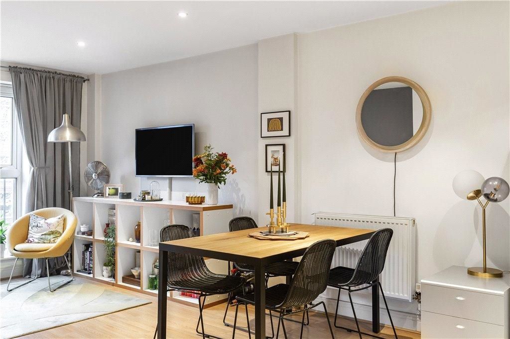 Flat 27 154 Goswell Road, LONDON, EC1V 7DX