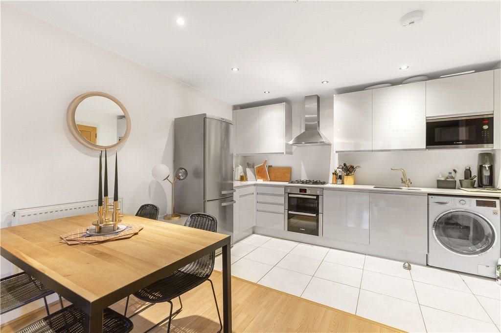 Flat 27 154 Goswell Road, LONDON, EC1V 7DX