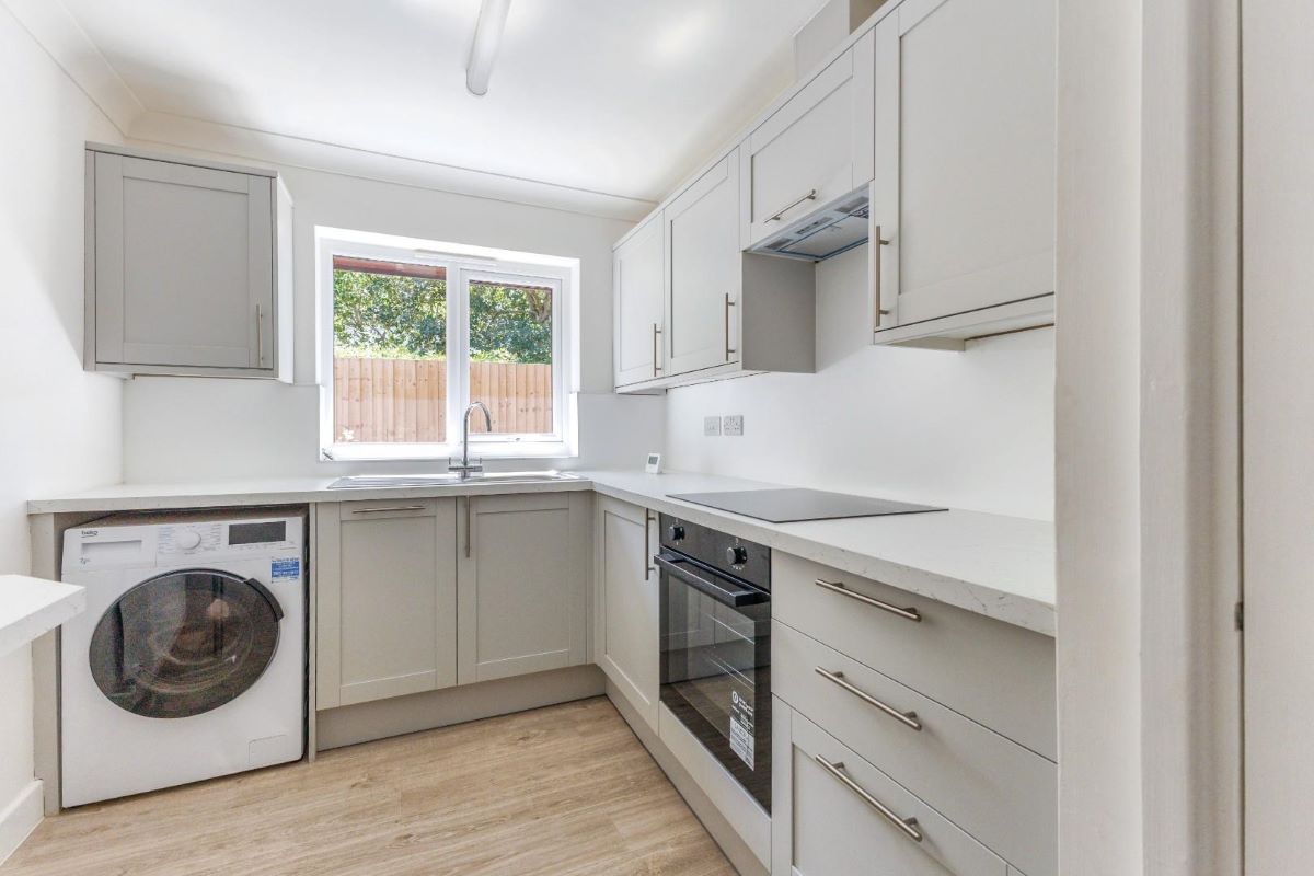 Tiddington Court, Knights Lane, Tiddington, Stratford-upon-Avon, Warwickshire, CV37 7BP