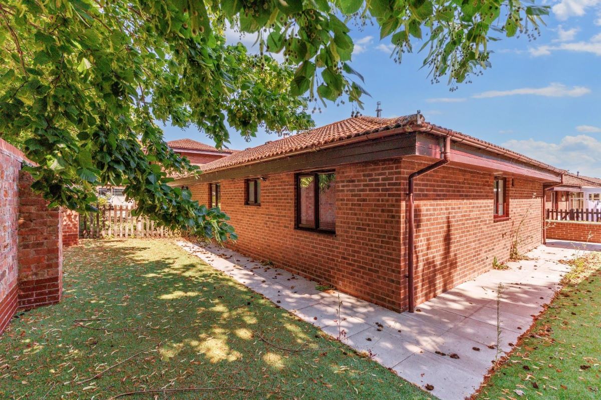 Tiddington Court, Knights Lane, Tiddington, Stratford-upon-Avon, Warwickshire, CV37 7BP