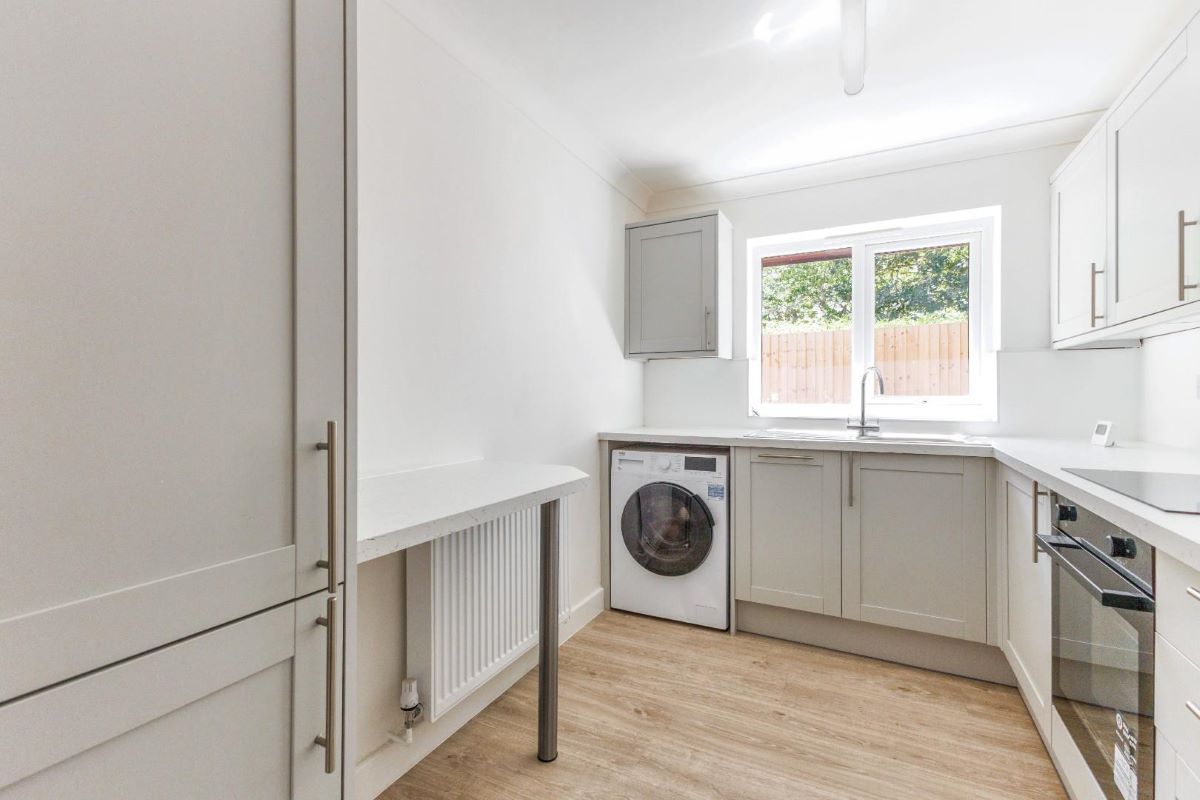 Tiddington Court, Knights Lane, Tiddington, Stratford-upon-Avon, Warwickshire, CV37 7BP