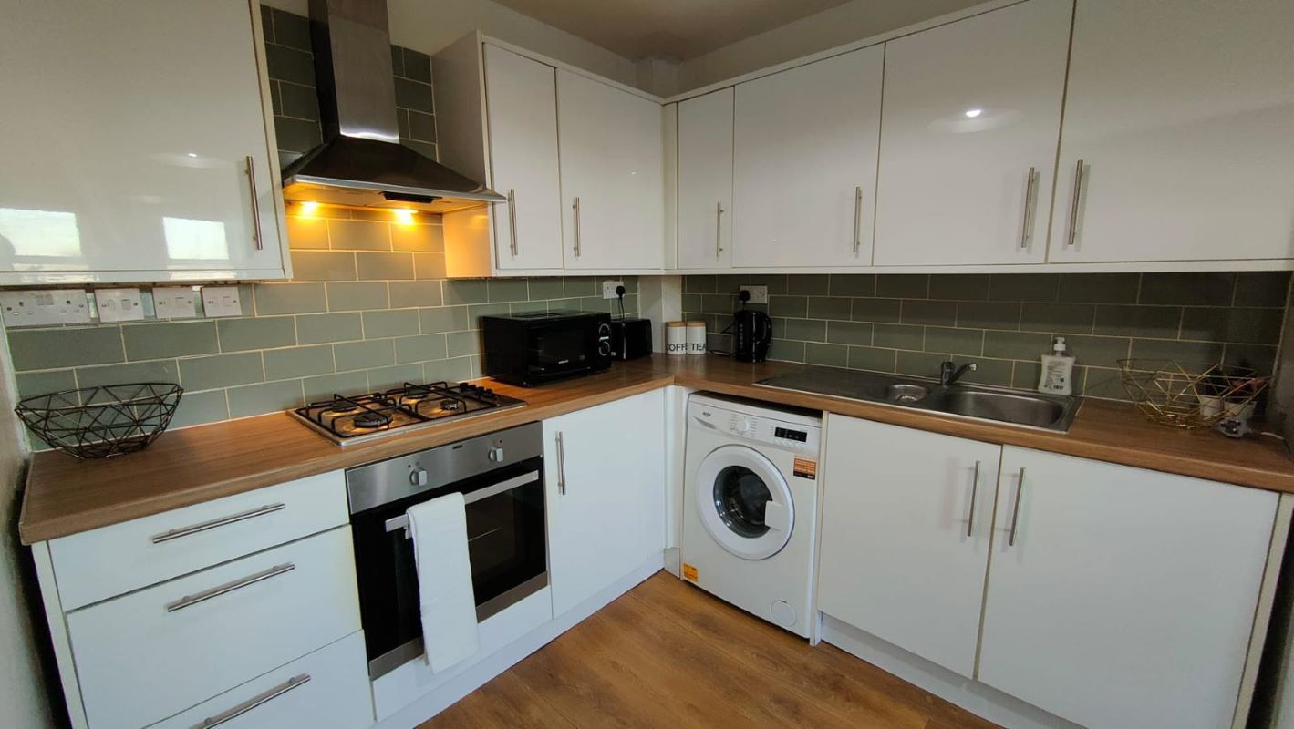 17-19 Madina House, Downs Road — photo 4 of 7