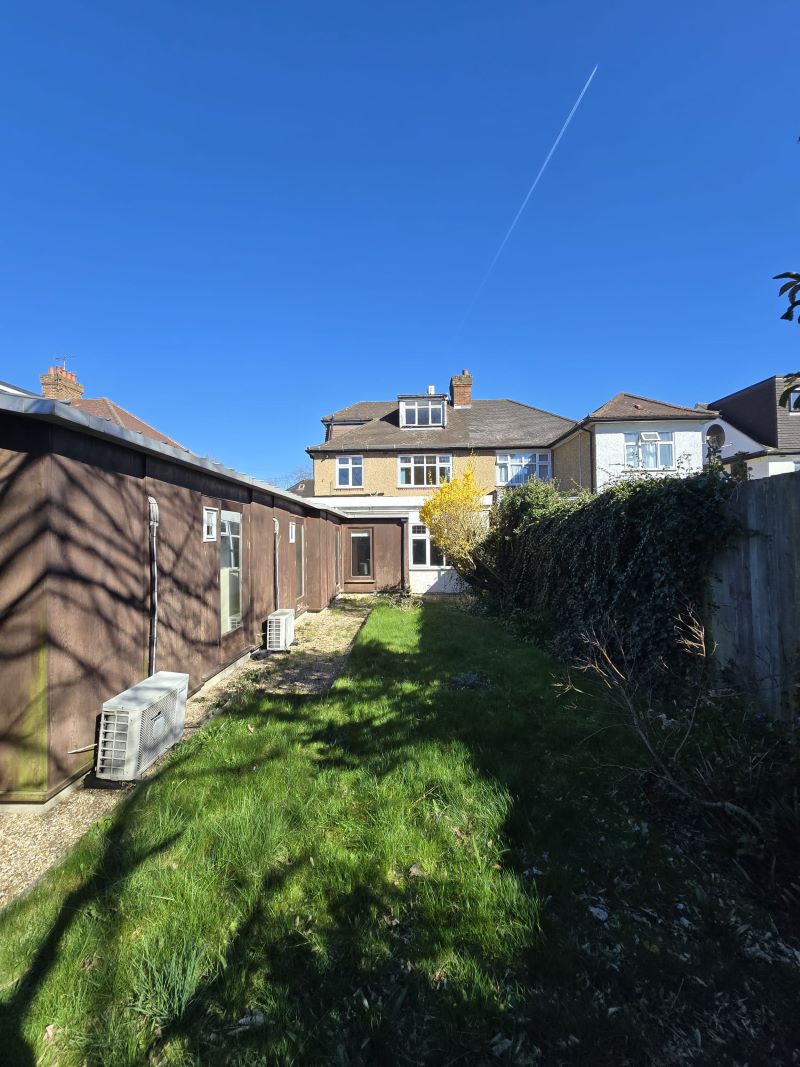 20 Derwent Crescent, Whetstone, London, N20 0QQ