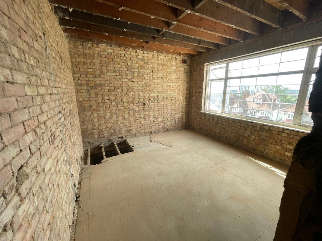 95 West Heath Road, West Hampstead, London, NW3 7TN