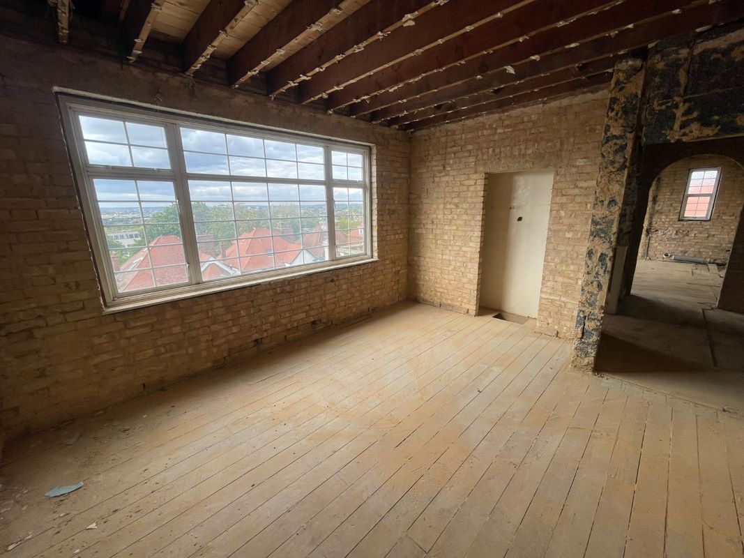 95 West Heath Road, West Hampstead, London, NW3 7TN